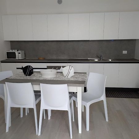 Jesolo Appartamenti F2 - Black And White Екстериор снимка