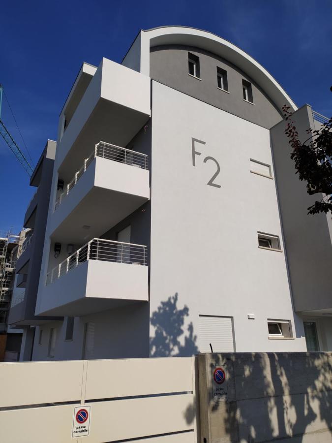 Jesolo Appartamenti F2 - Black And White Екстериор снимка