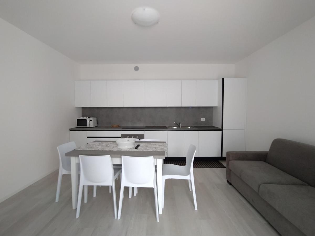 Jesolo Appartamenti F2 - Black And White Екстериор снимка