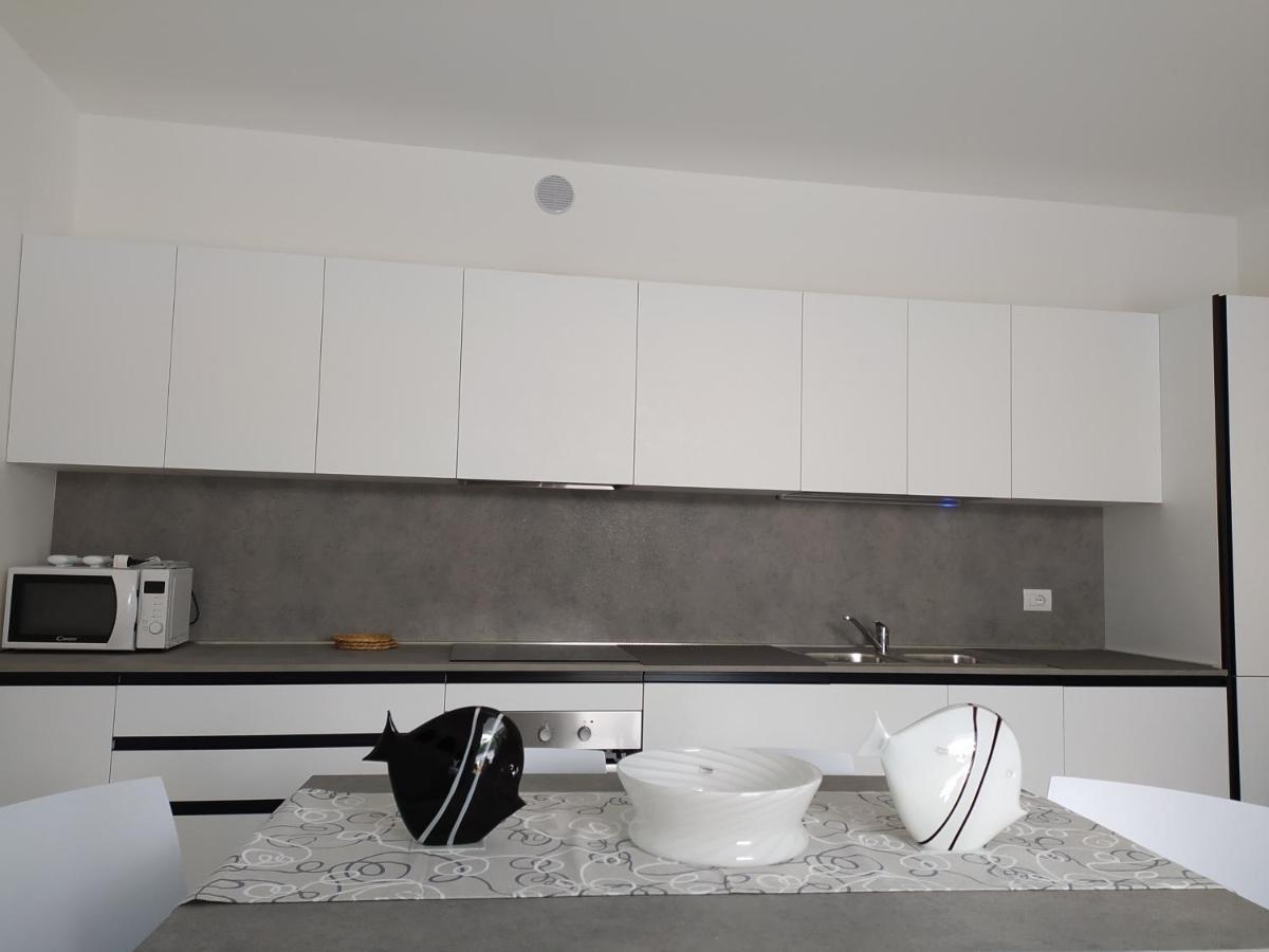 Jesolo Appartamenti F2 - Black And White Екстериор снимка