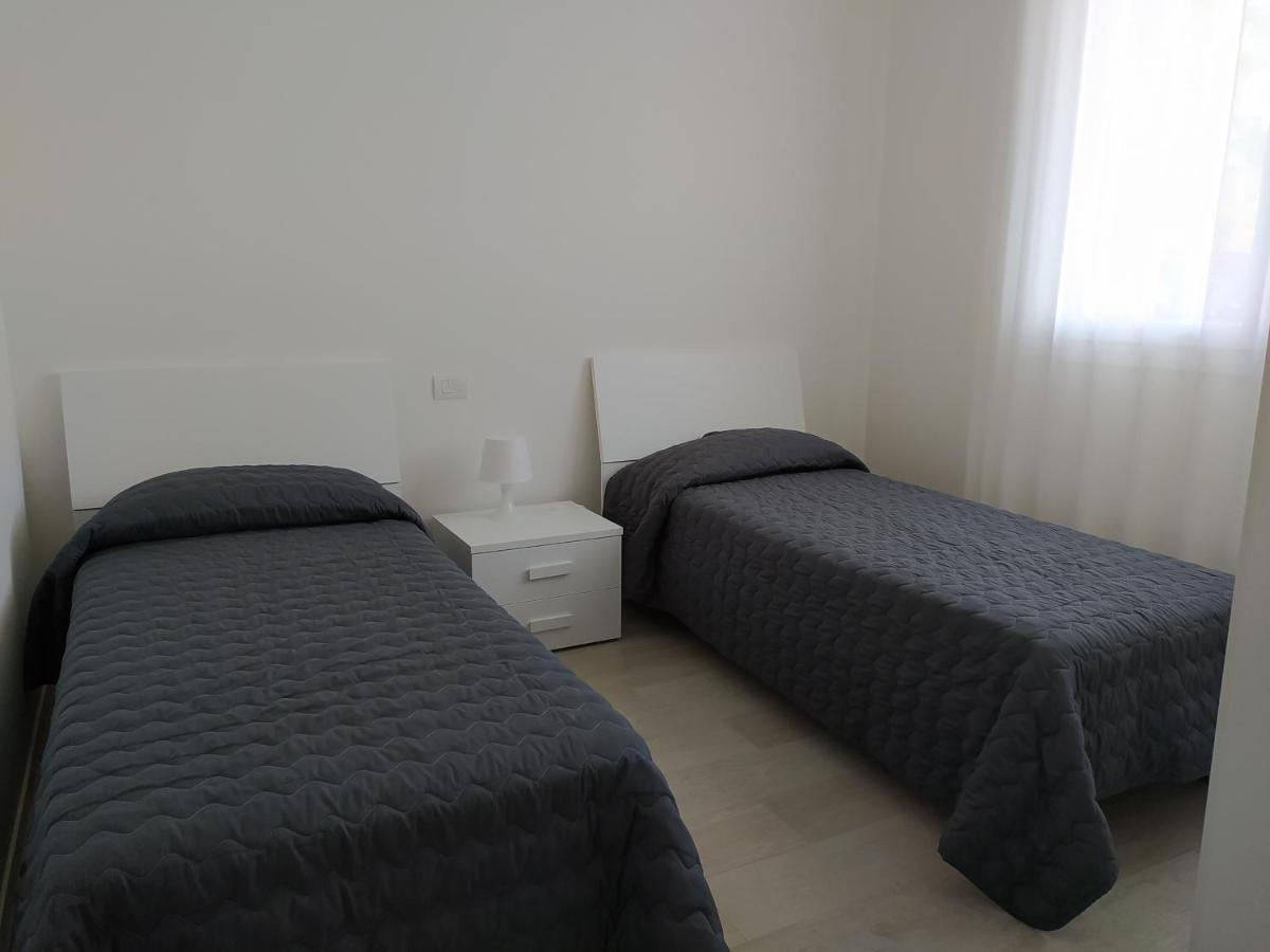 Jesolo Appartamenti F2 - Black And White Екстериор снимка