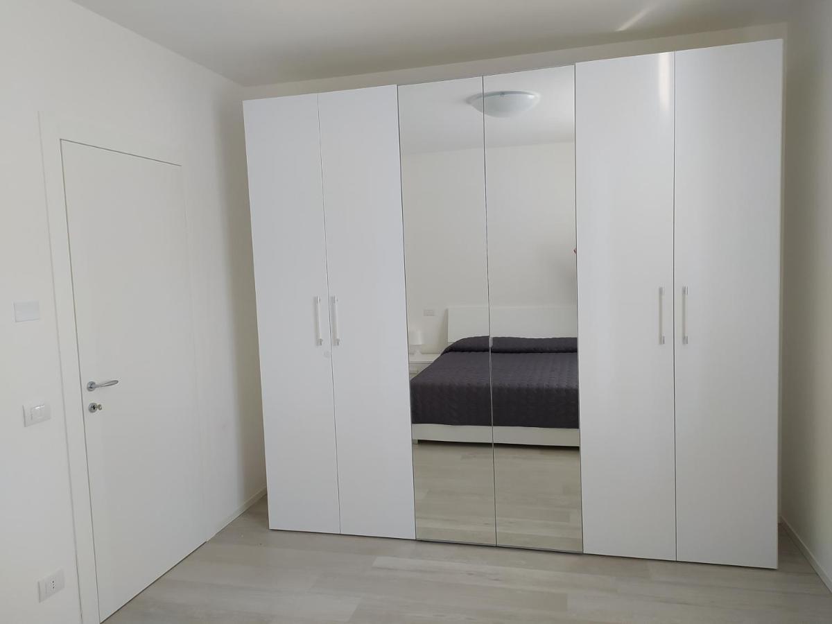 Jesolo Appartamenti F2 - Black And White Екстериор снимка